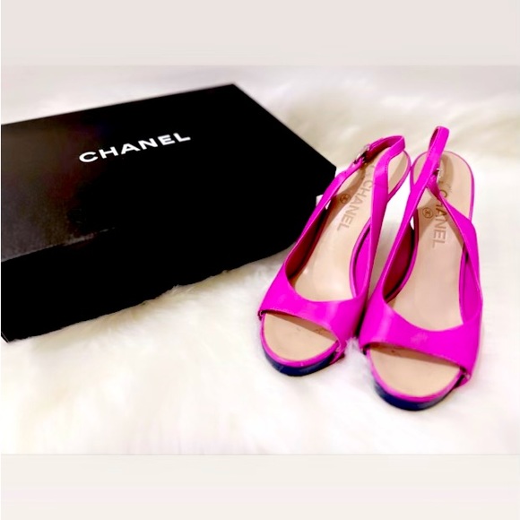 Size 8 Chanel sling-back open-toed pumps in purple leather. - Picture 1 of 1